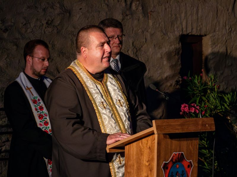 Dr. Koncz Zsófia családokért felelős államtitkár, a térség országgyűlési képviselője köszöntötte a R