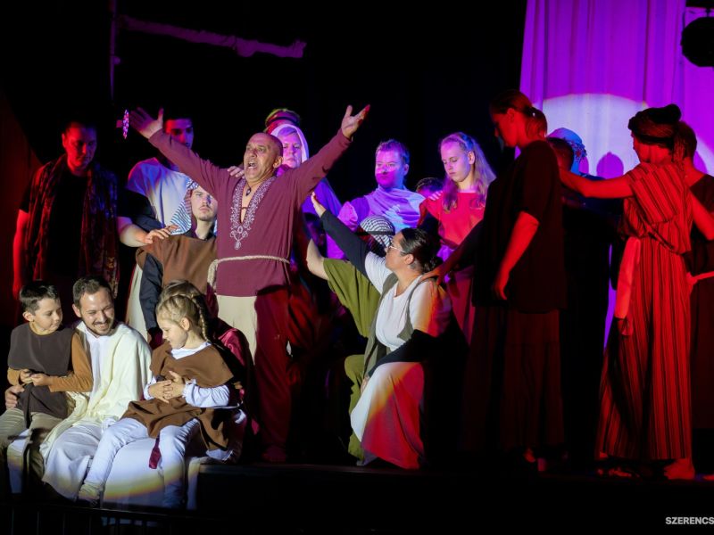Rockopera a csillagos ég alatt – így lehetne röviden jellemezni azt az estét, amikor a tiszalúci Mes