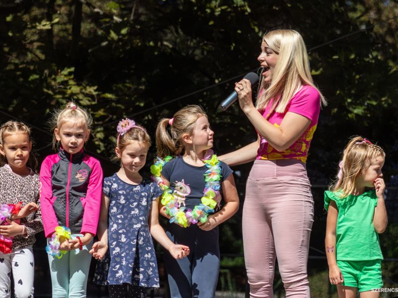 A Családi Élményhétvége zárónapján is töretlen a lelkesedés a Rákóczi-vár kertjében. A vasárnapi nap