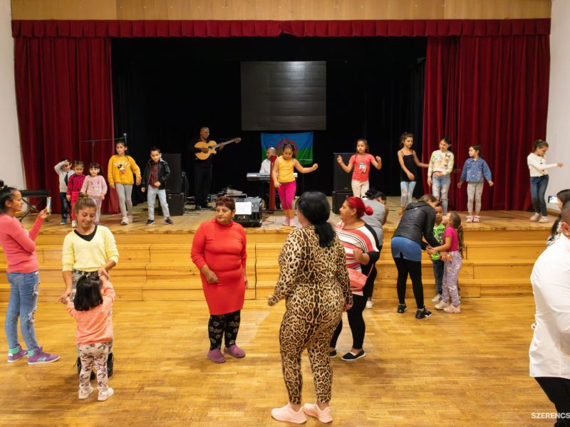Családias hangulatban, a közösségi összetartozás jegyében rendezték meg a Hagyományőrző Roma Napot o