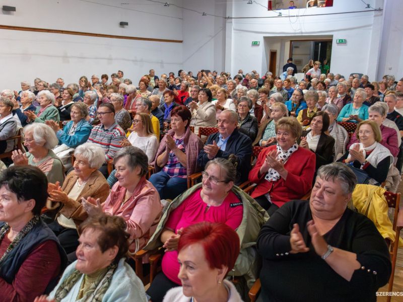 Szerencs városa idén is méltóképpen ünnepelte az idősek világnapját, október 10-én a Rákóczi-vár szí