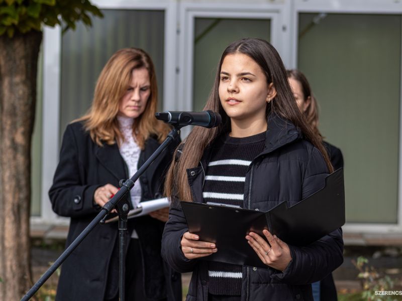 A nemzeti ünnep, október 23-a alkalmából városunkban tegnap, a jövő generációja állt a megemlékezése
