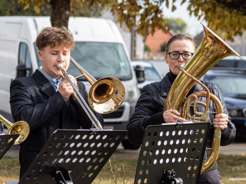 A nemzeti ünnep, október 23-a alkalmából városunkban tegnap, a jövő generációja állt a megemlékezése