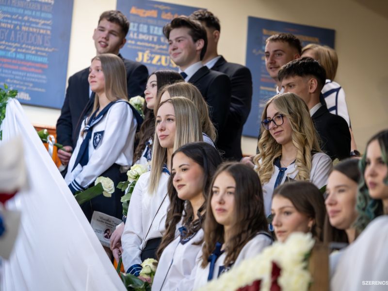 A Bocskai István Katolikus Gimnázium, Technikum és Óvoda főépületében május 1-jén tartották meg az i