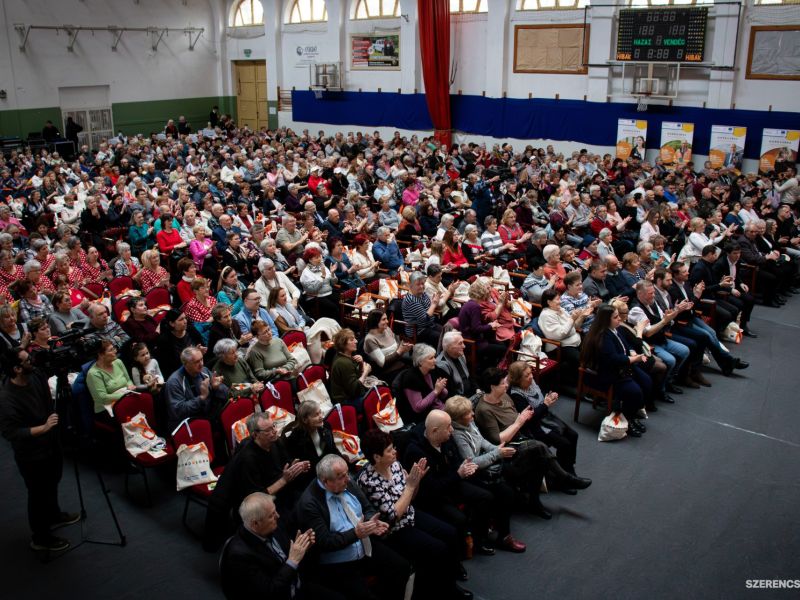 Szerencsen, a Kulcsár Anita Városi Sportcsarnokban tartották meg az ország első, fővároson kívüli Go