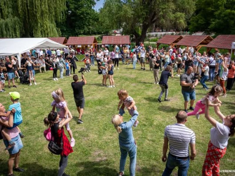 Gazdag programkínálat várta a kicsiket és nagyokat egyaránt a május 31-én megtartott szerencsi csalá